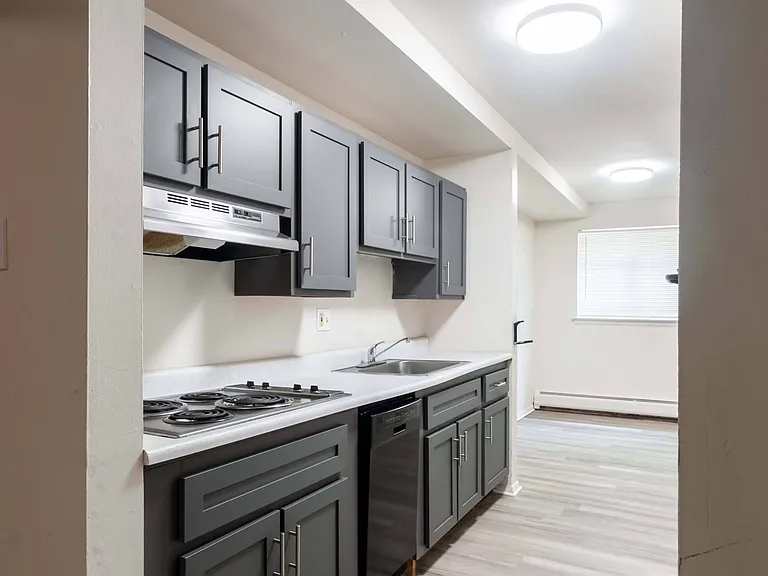 Croftwood Apartments — Photo 3