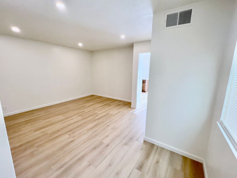 1st image of 280 Tabor Ave #A