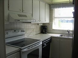 4th image of 3200 Gulf Shore Blvd N APT 212