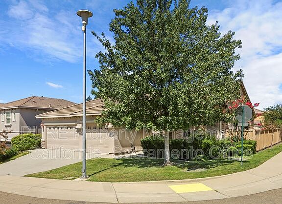 3rd image of 2160 Ritchie St