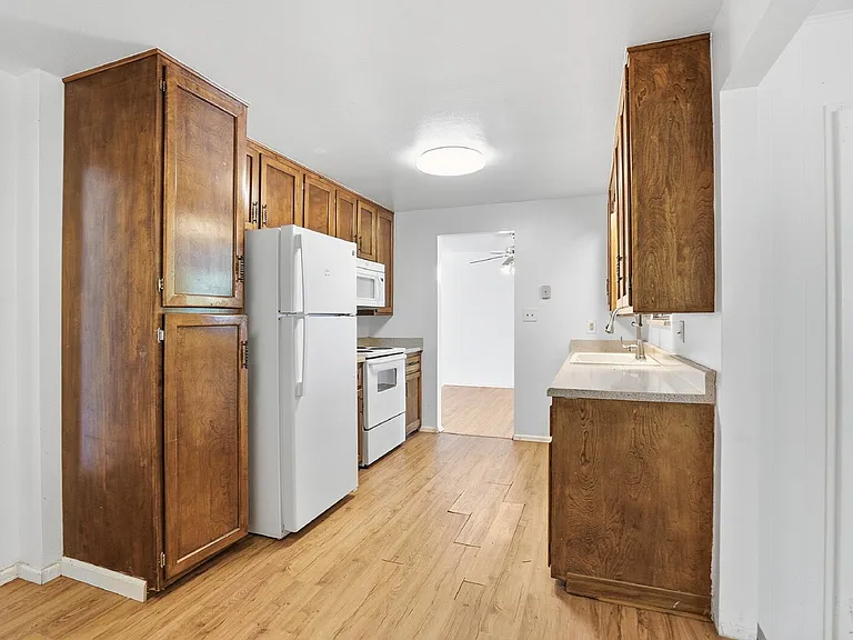 3260 E Maplewood Ave — Photo 12
