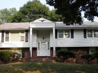 6 Pepperidge Rd, Paramus, NJ 07652