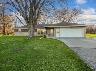 N8893 County Rd N, Menasha, WI 54952
