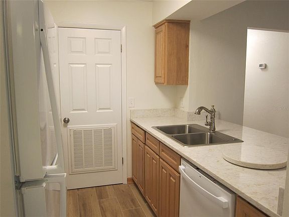5th image of 7023 SW 21st Ln