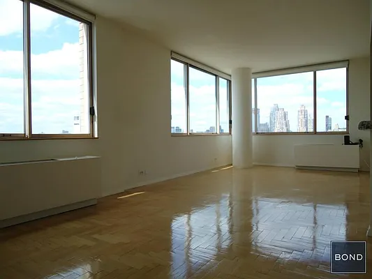 Rented by Bond New York | media 39