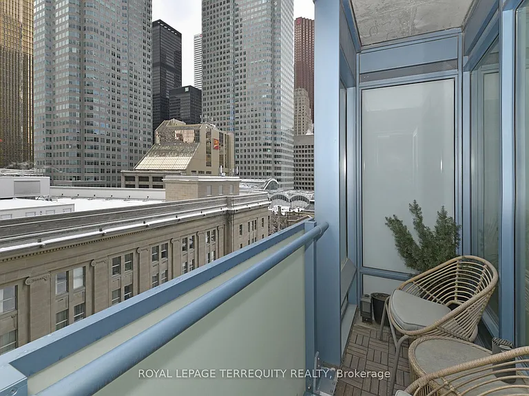 8 The Esplanade #1004 — Photo 11