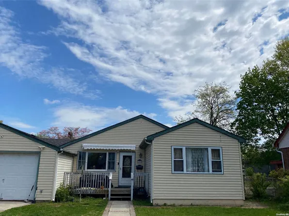 275 Mckee Street, Floral Park, NY 11001