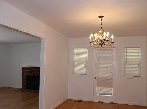 5th image of 1028 Laurel Ave