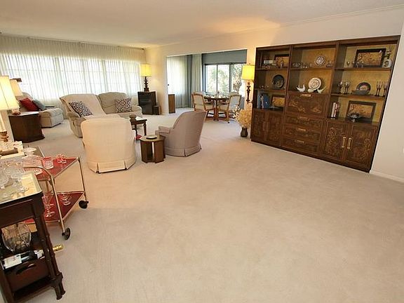 5th image of 100 Bluff View Dr APT 201B