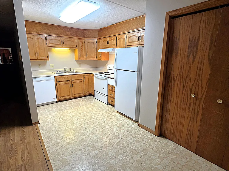 208 E Alabama St #4 — Photo 5