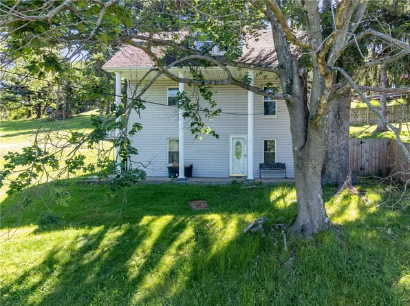 132 Country Club Rd, Washington, PA 15301