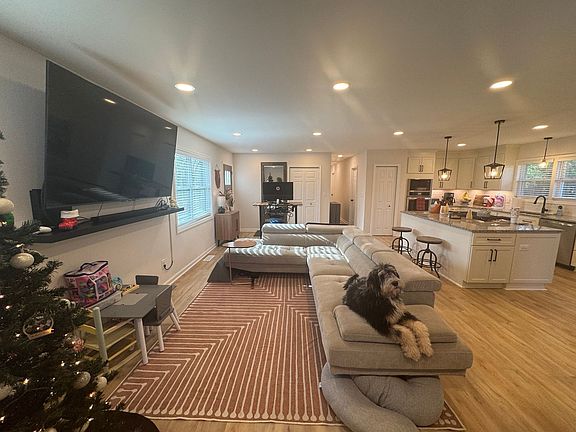 4th image of 309 Cedarwood Ln