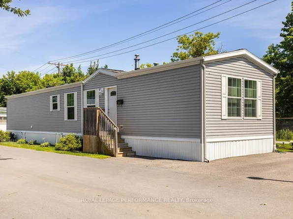 16 Eastgate Ave, Ottawa, ON K2H 7S1