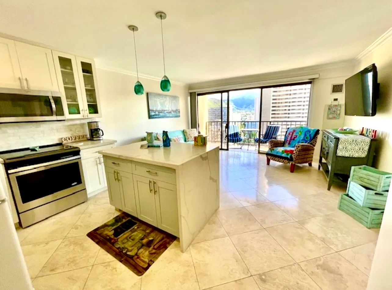 2140 Kuhio Ave — Photo 1