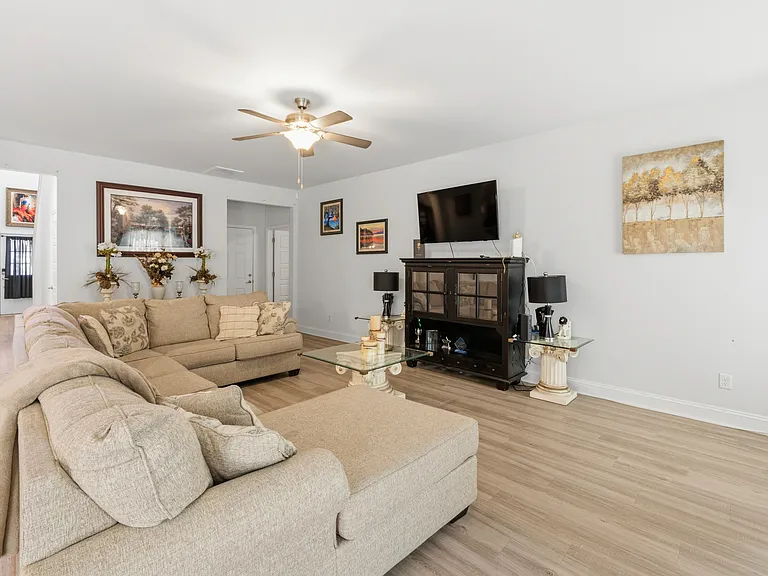 111 Franklins Walk — Photo 15