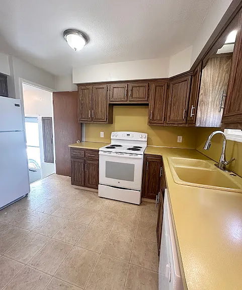 4706 Redfern Rd — Photo 20