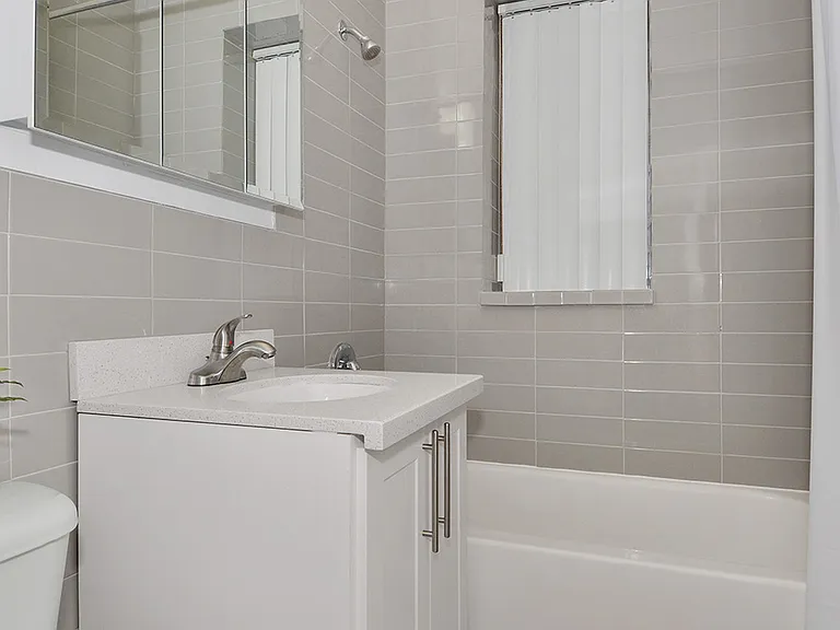 153 Saint George St #206 — Photo 2