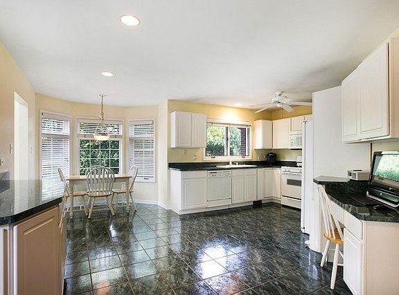 4th image of 7142 168th St