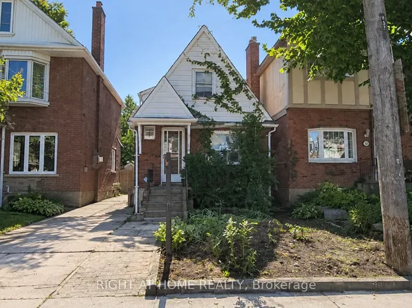 37 Deforest Rd, Toronto, ON M6S 1J1