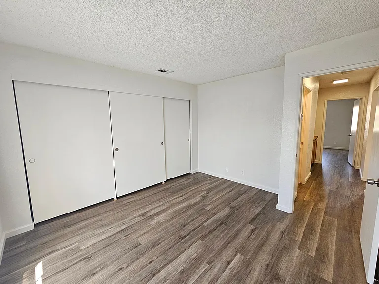 Mission West Luxury Apartments — Photo 5