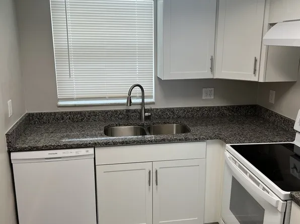 3322 Camelot Dr #C6, Largo, FL 33771