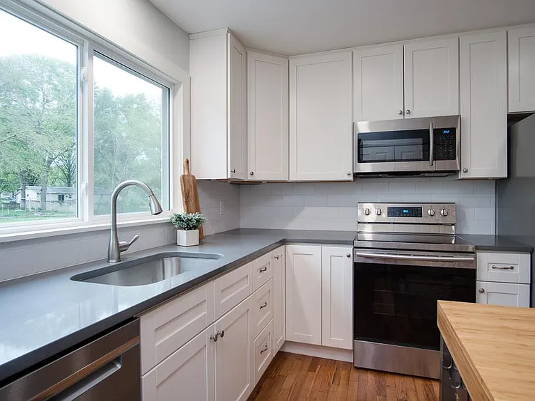 8811 Craig Dr — Photo 2