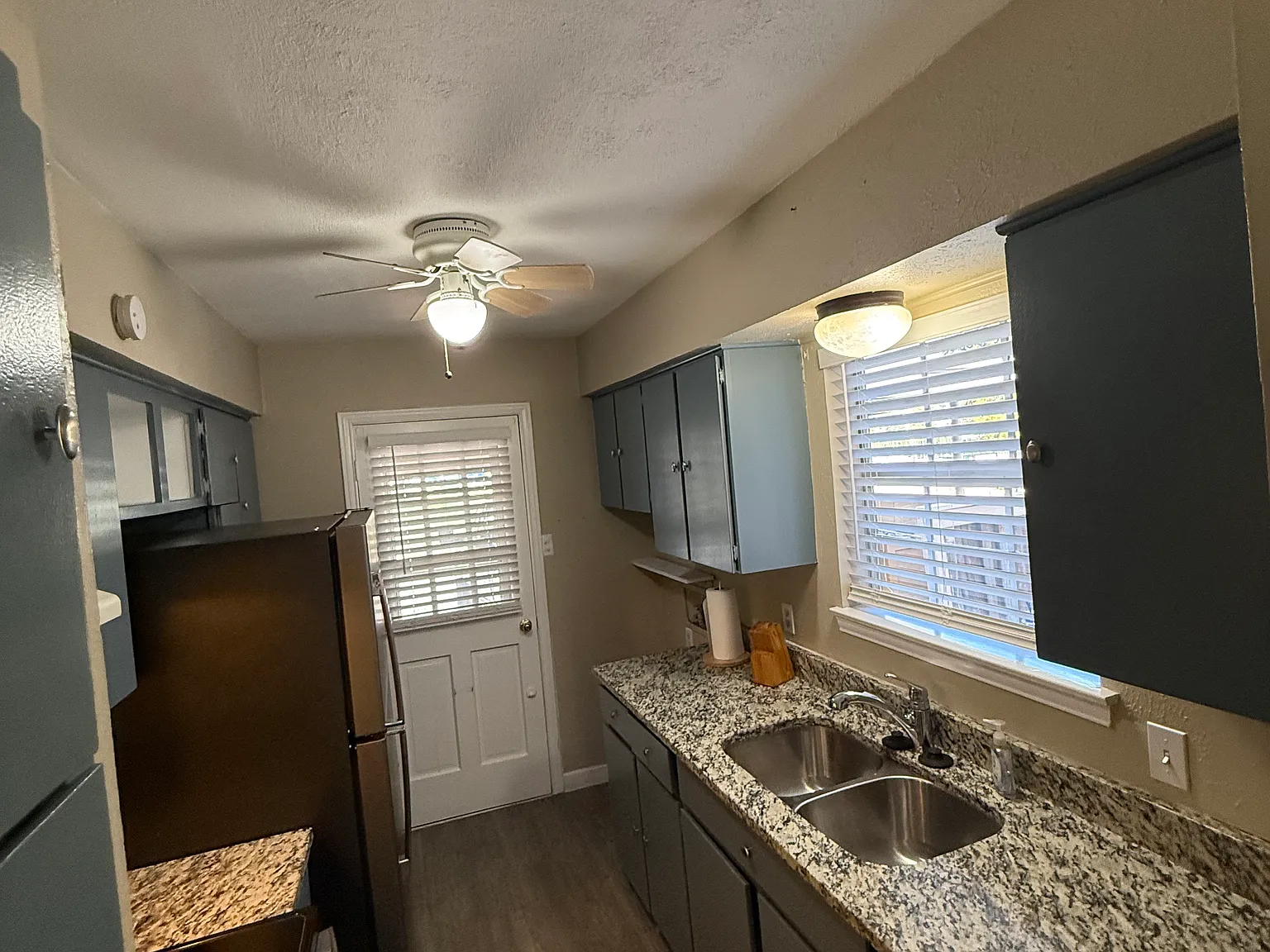 2 bed, 1.5 bath, 1053 sqft, $1,675 — Photo 4