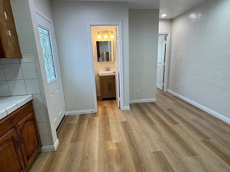 Full kitchen & small living area