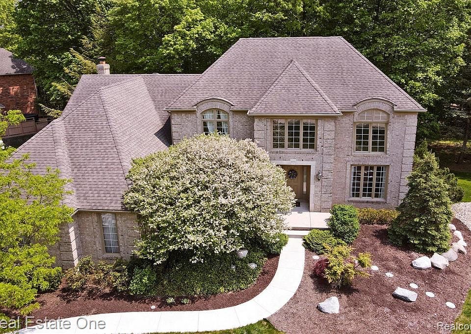 4476 Wintergreen Dr, Troy, MI 48098 Zillow