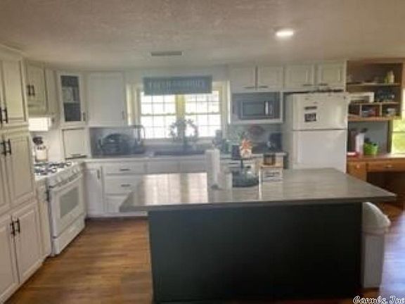 4th image of 99 Anderson Ln