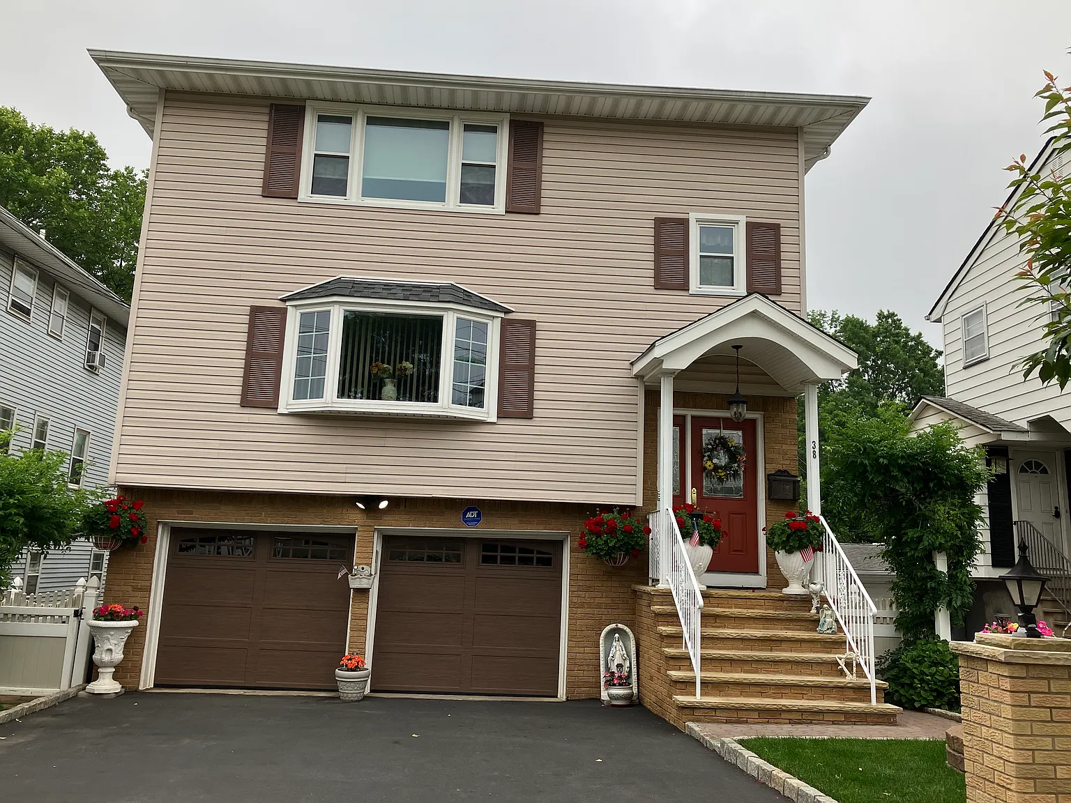3 bed, 1800 sqft, $2,800 — Photo 2