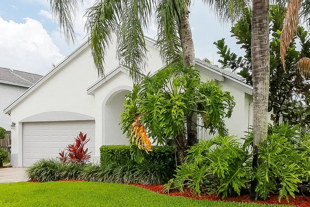 3 bed, 2.0 bath, 1628 sqft, $3,260 — Photo 2