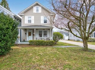 66 Cocks Ln, Locust Valley, NY 11560