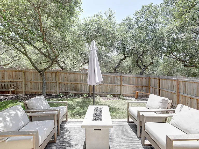 4117 Gazley Ln — Photo 32