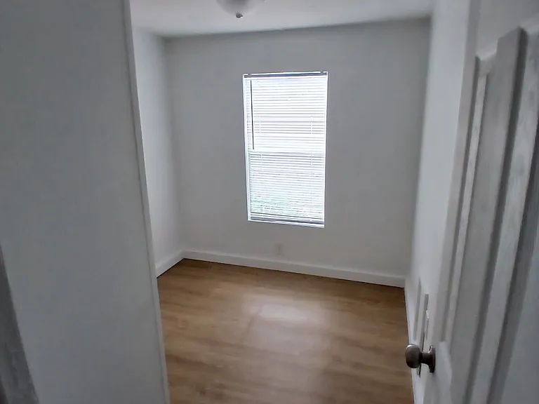 2615 NE 50th Dr — Photo 14