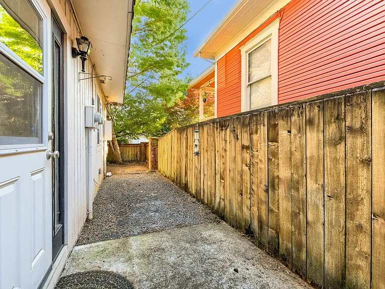 8065 N Ivanhoe St #1 — Photo 14