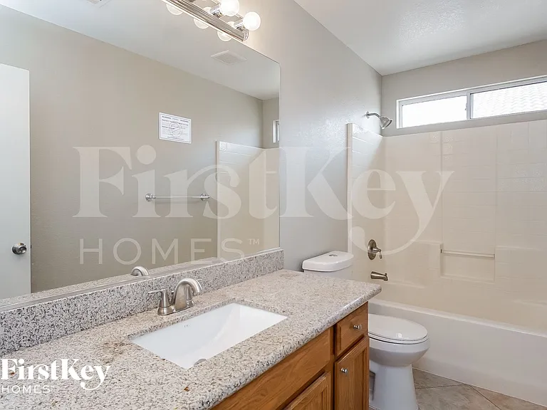 5040 Frozen Springs Ct — Photo 13