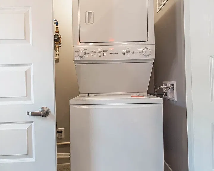 221 E Kirkwood Ave — Photo 24