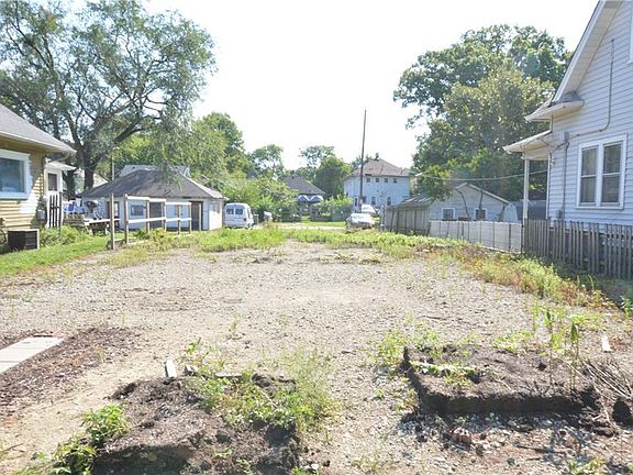 5th image of 1217 N Parker Ave