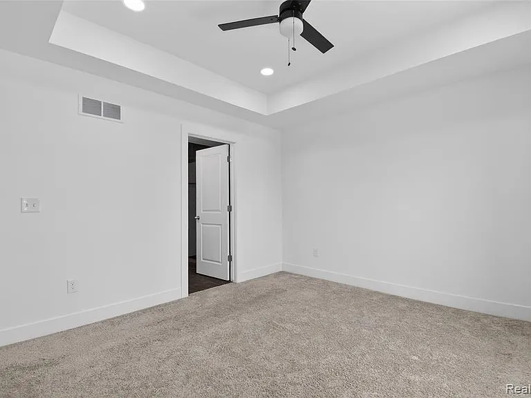 2925 Square Lake Ct — Photo 34