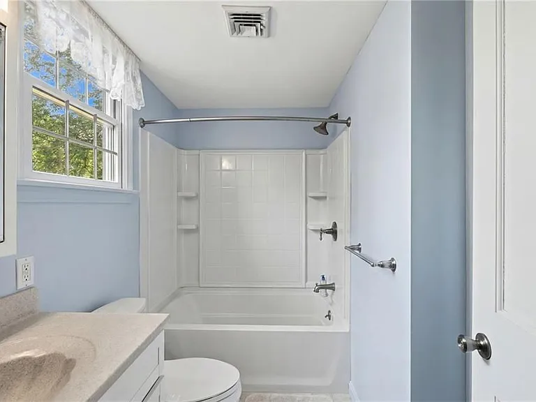 131 Taylor Rd — Photo 28
