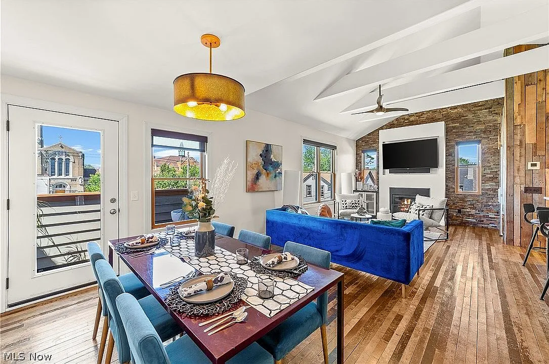 2 bed, 1881 sqft, $3,150 — Photo 4