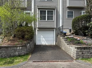 16 Edgemoor Cir, Wellesley, MA 02482