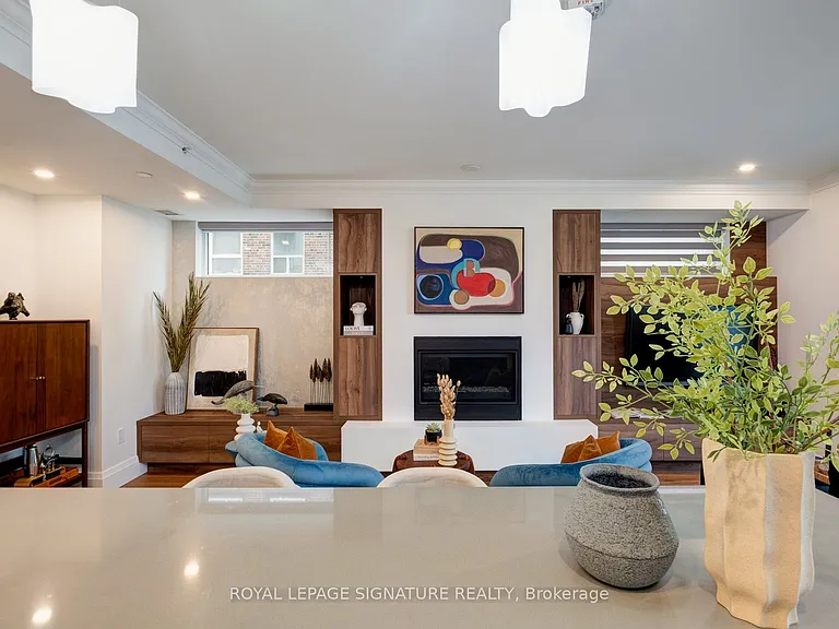 285 Avenue Rd #303 — Photo 11