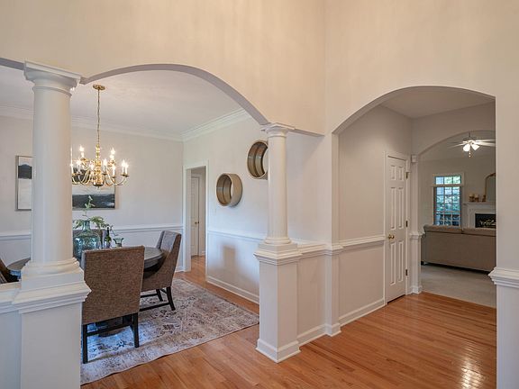 5th image of 801 Oak Dr