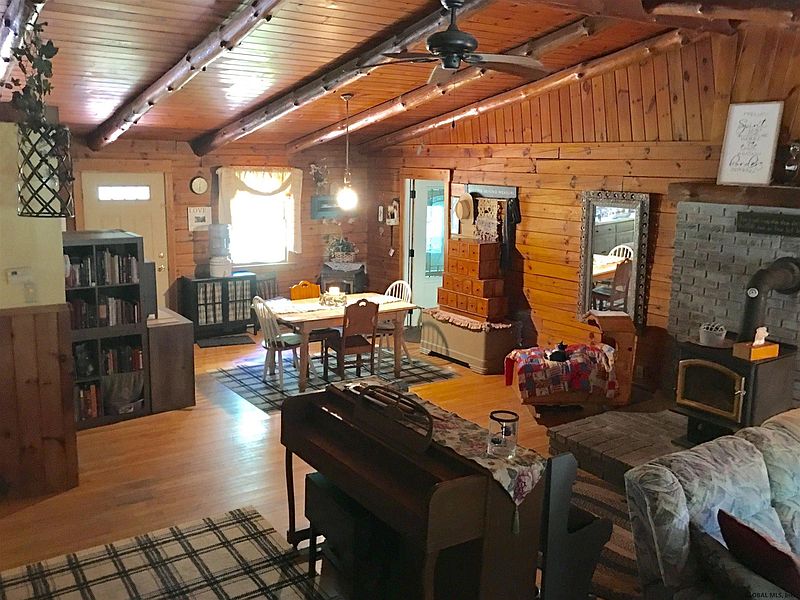 5th image of 206 CAPE HORN Road