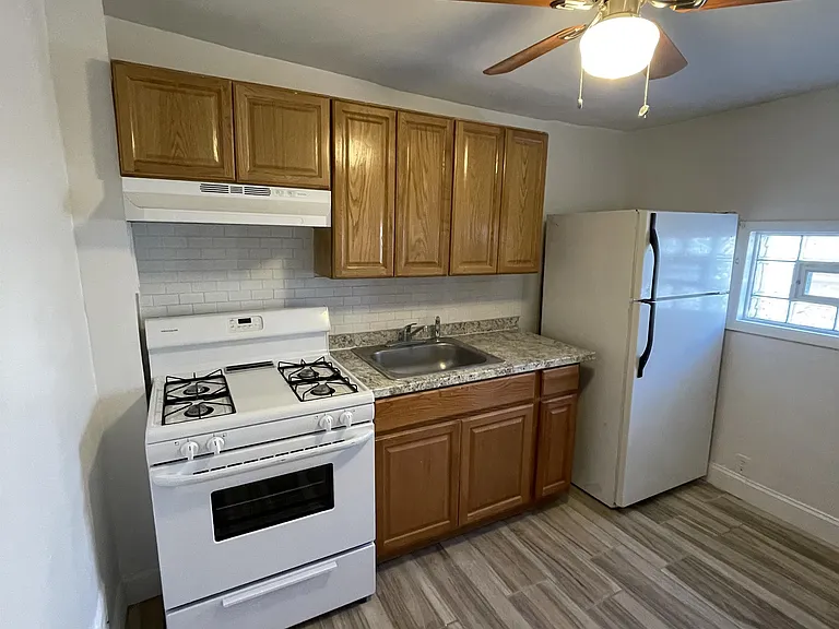412 N Holly St — Photo 6