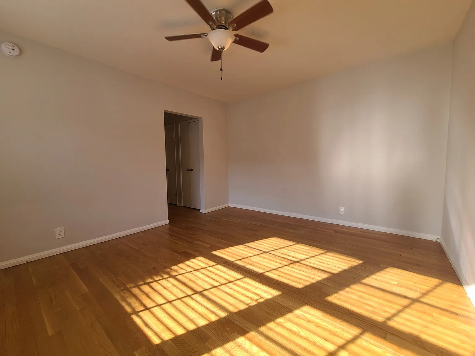 1 bed, 700 sqft, $1,999 — Photo 4