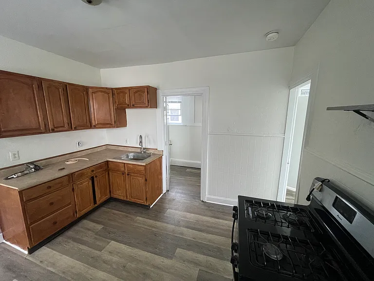 124 East St #2 — Photo 12
