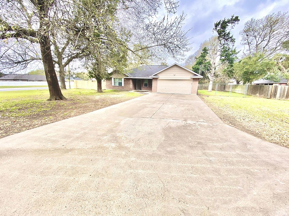 1st image of 11655 Lakeview Manor Dr